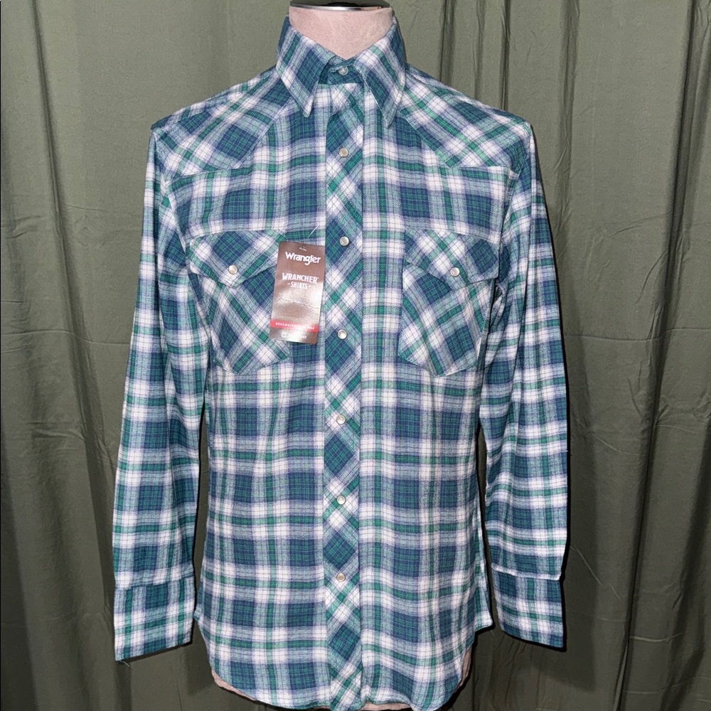 Wrangler Men's Green and Blue Plaid Button Down Shirt